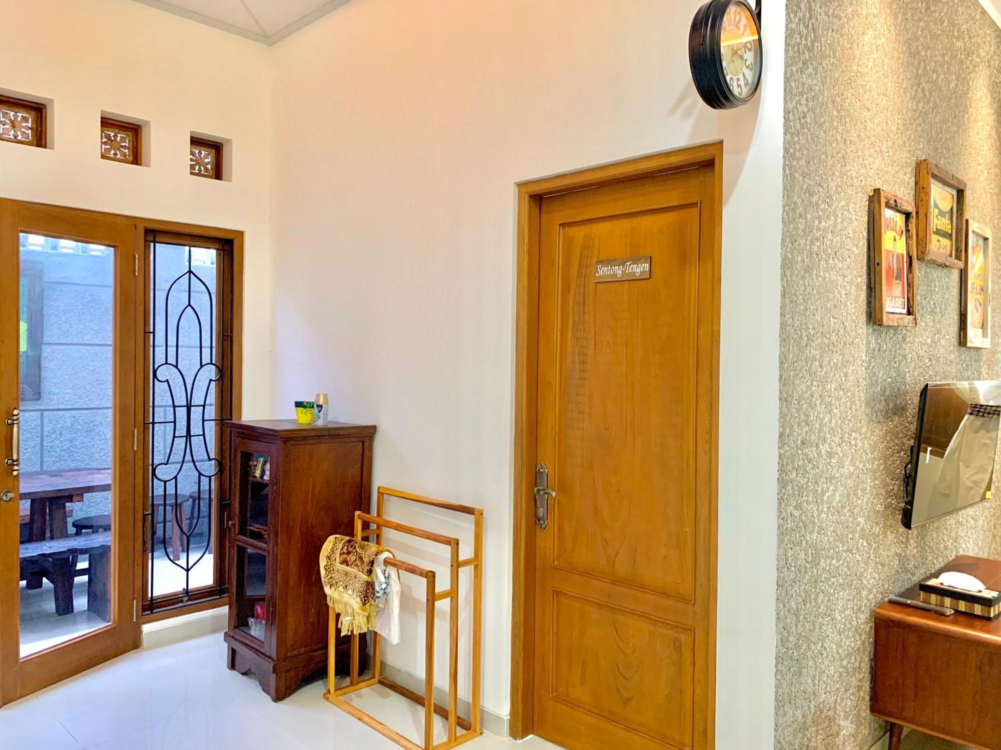 Omah Tabon Jogja - Close To Malioboro ジョグジャカルタ エクステリア 写真