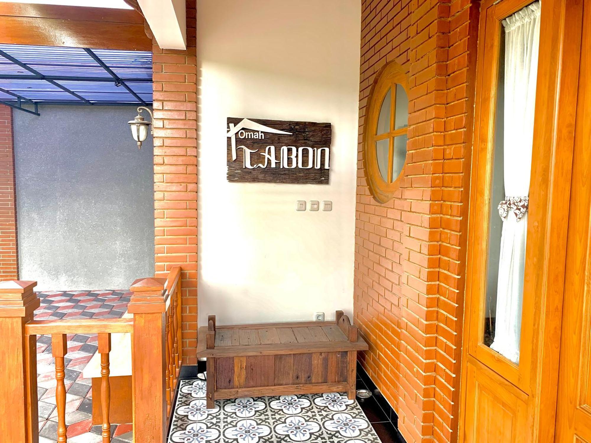 Omah Tabon Jogja - Close To Malioboro ジョグジャカルタ エクステリア 写真