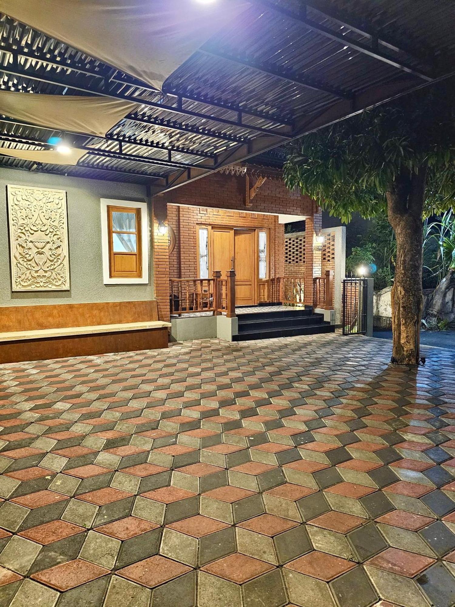 Omah Tabon Jogja - Close To Malioboro ジョグジャカルタ エクステリア 写真