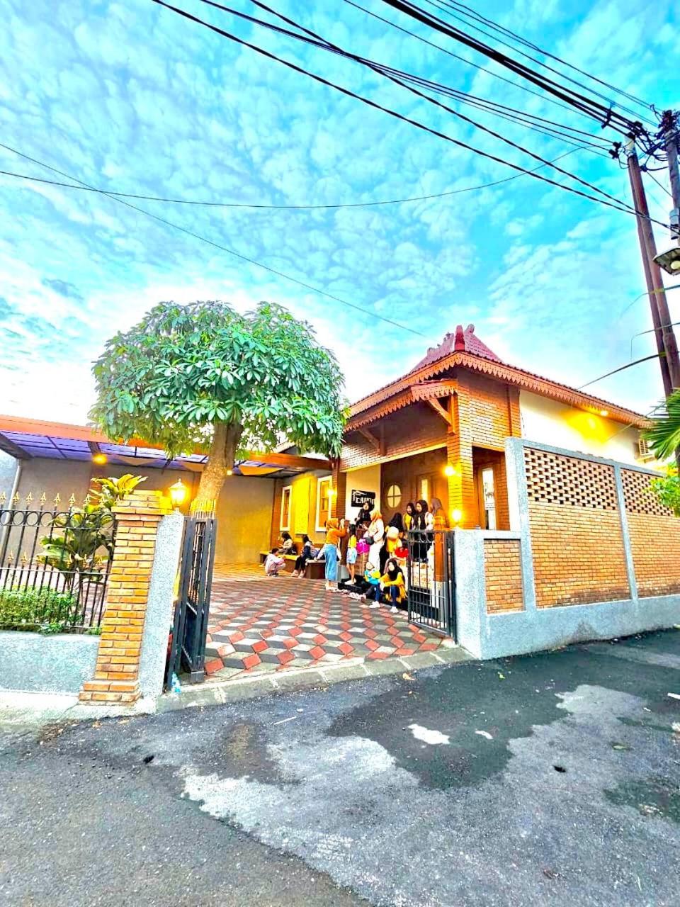 Omah Tabon Jogja - Close To Malioboro ジョグジャカルタ エクステリア 写真